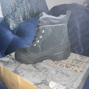 Brand new black north face boots size 5